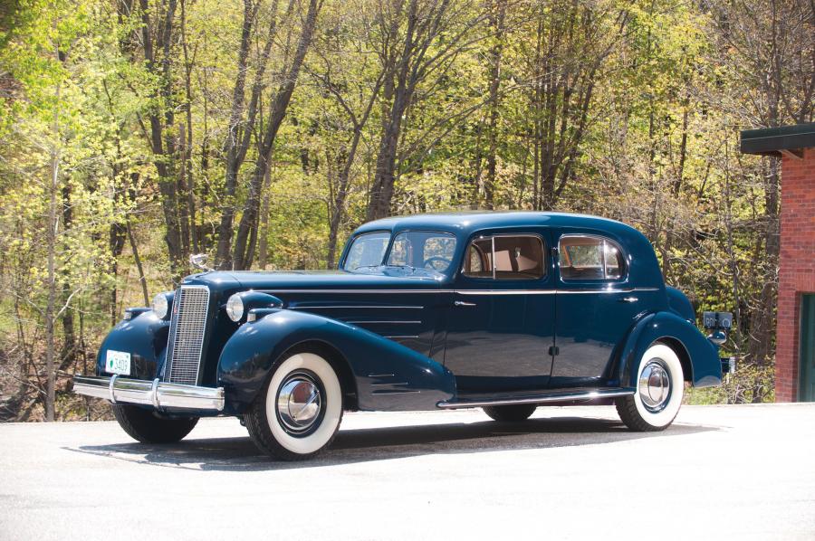  Cadillac V16 Town Sedan by Fleetwood 1936 года  (фото 1 из 19)